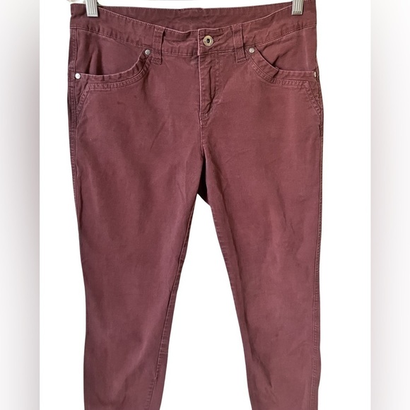Kuhl Women's Burgundy Skinny Pants Size 8
Hiking Outdoor Jeans Adventure - Picture 3 of 10